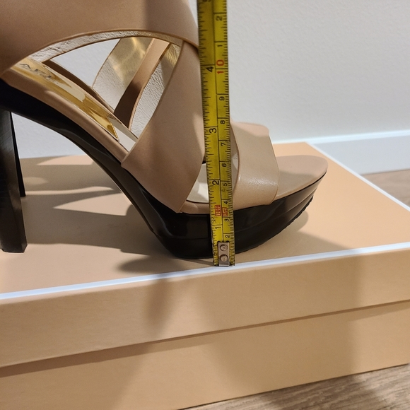 Michael Kors womens Sandals size 8M - Picture 8 of 10